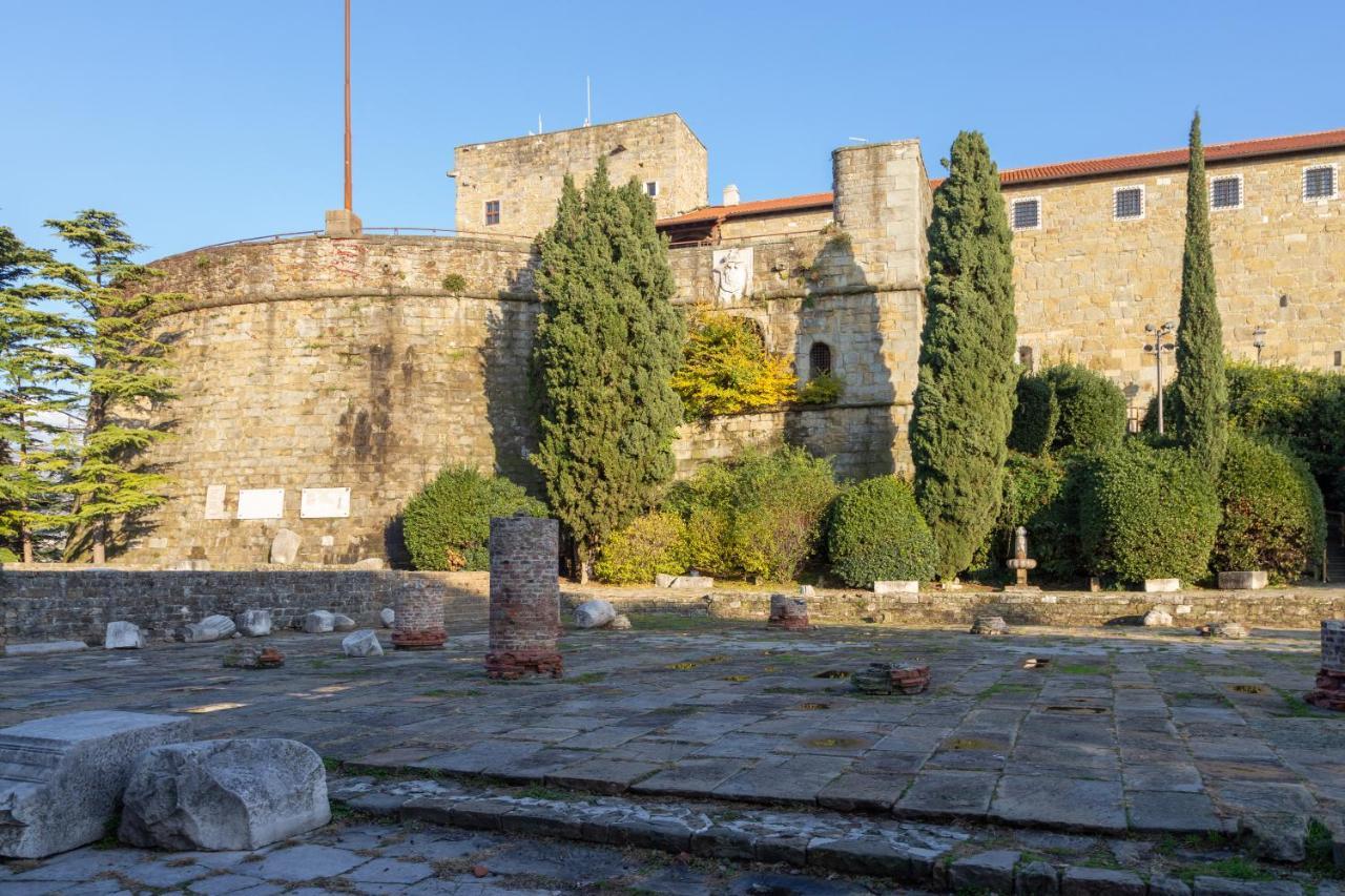 Casa Vacanze Penelope In Centro Storico Триест Экстерьер фото